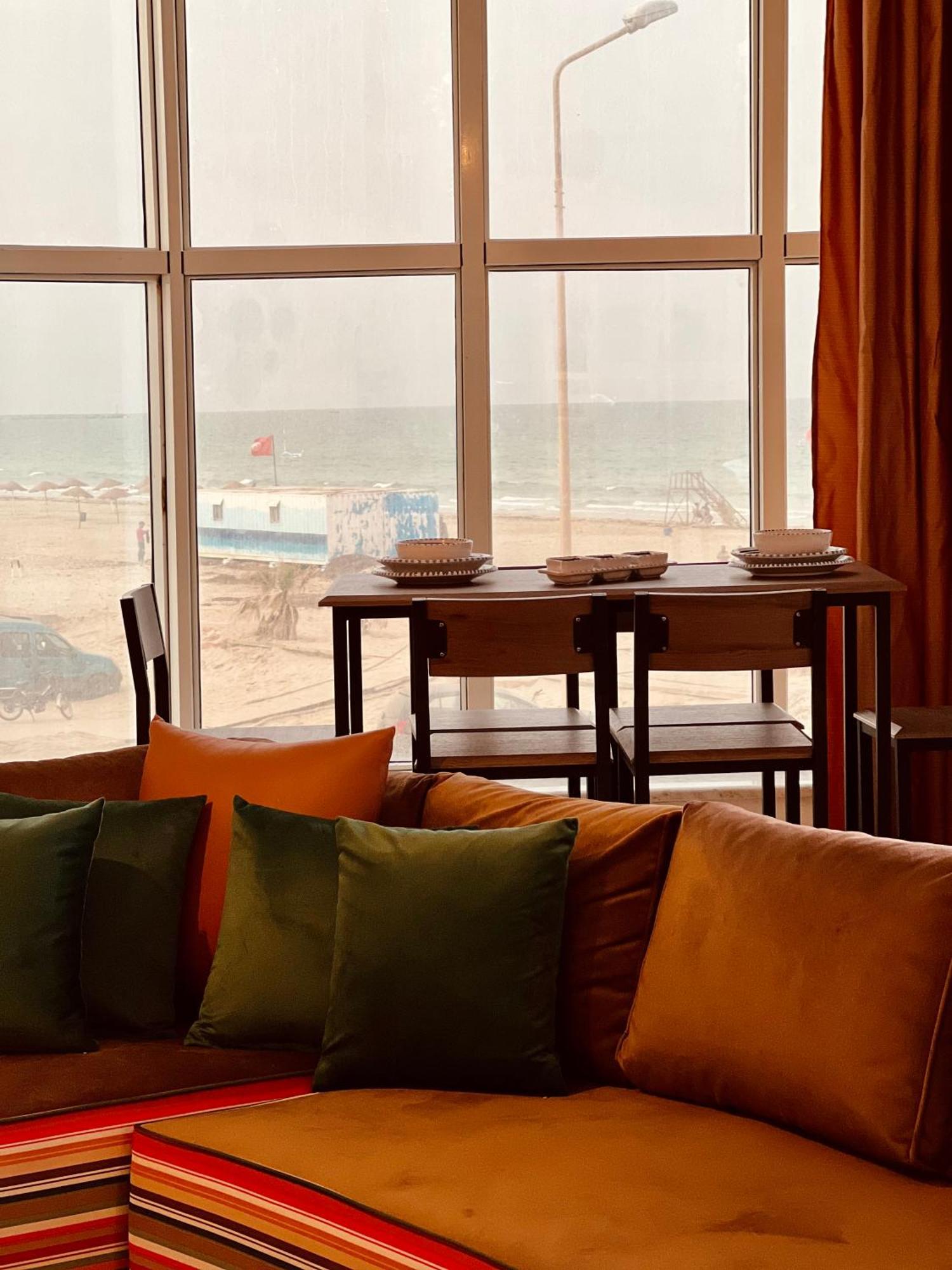 Appartement Vue De Mer Pied Dans L'Eau Gabès Esterno foto